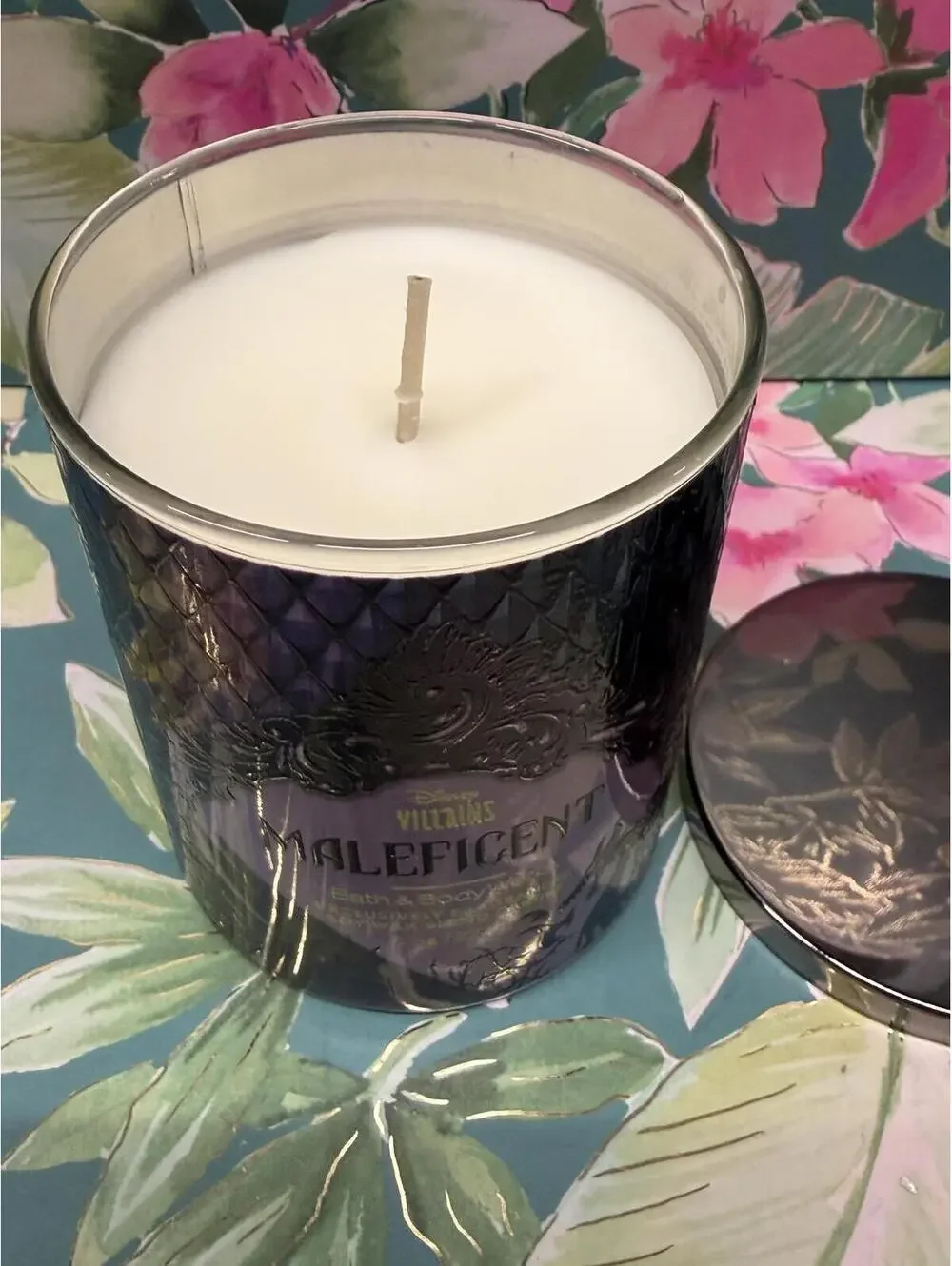 Disney Villains Maleficent Scented Candle 8 oz - Picture 4 of 7